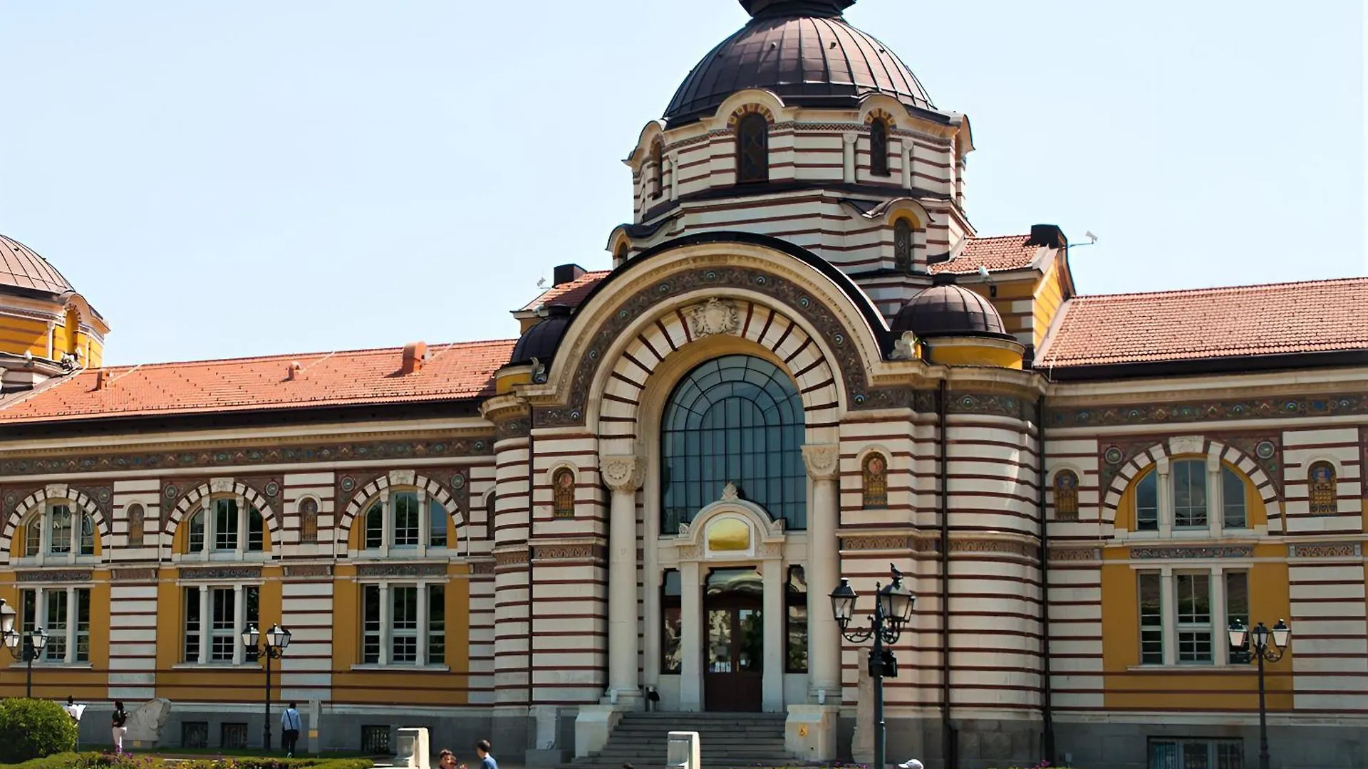 2-Bedroom Elegant Apartment In Mediterranean Style Sofia